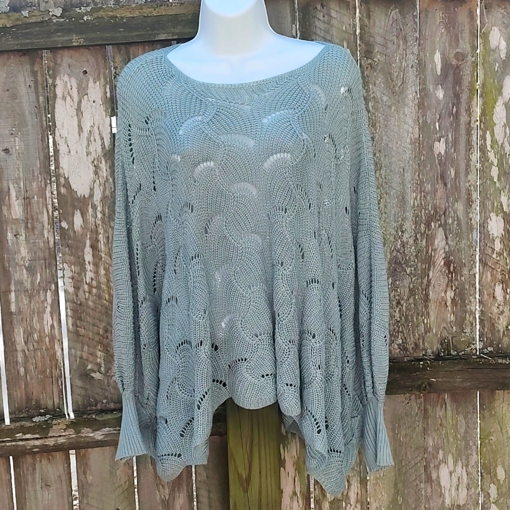 Versona Sweater